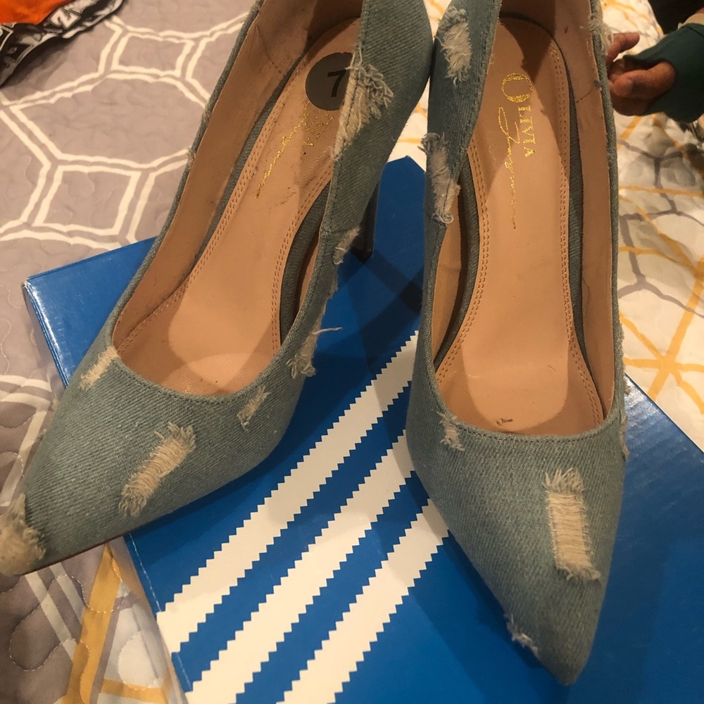 SOLD!! Jean high heels
